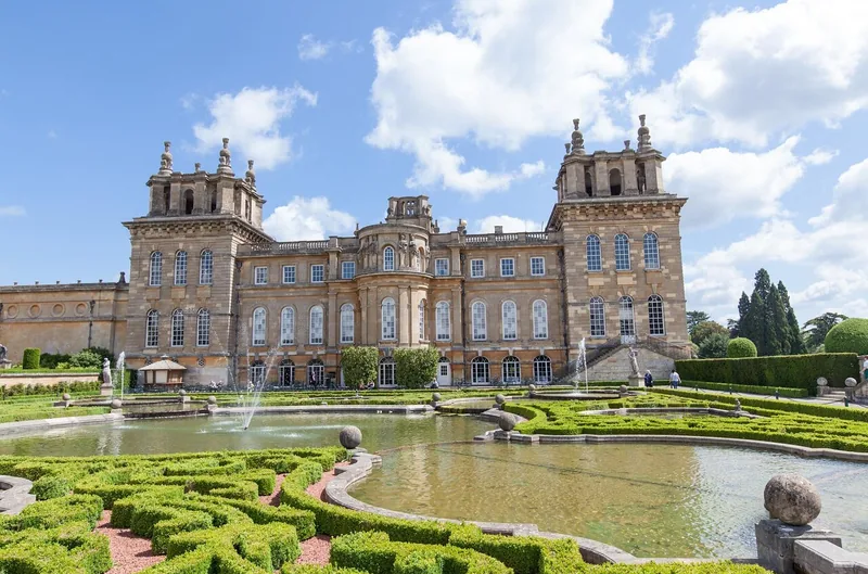 Blenheim Palace, Downton Village & the Cotswolds