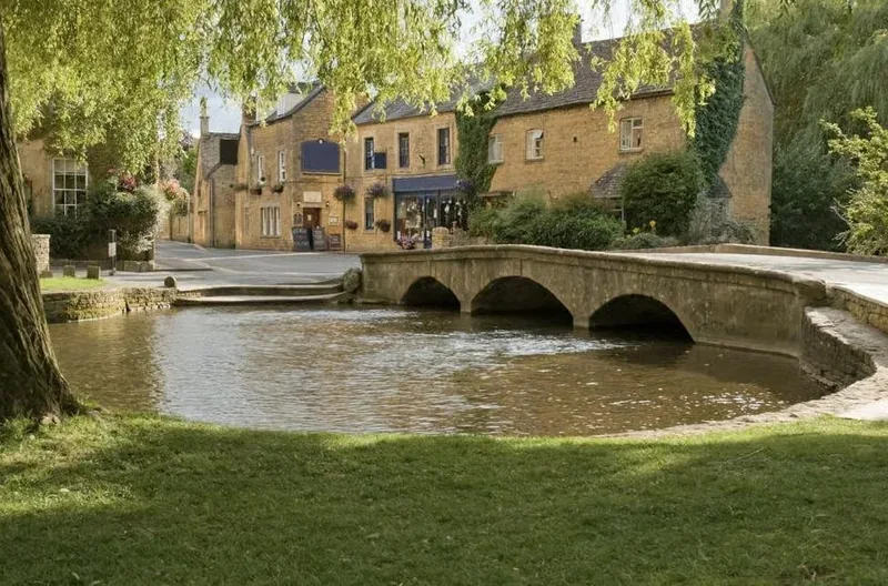 Private Cotswolds Tour with Hotel Pickup